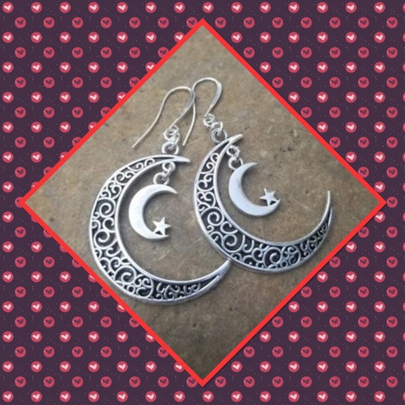 🌙New❤️❤️Silver Filigree Crescent Moon Earrings💫 - Picture 2 of 2